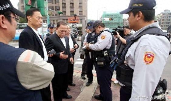 演员陈楚河父亲葬礼：上万人参加，不乏当红影视名人和政坛人物！